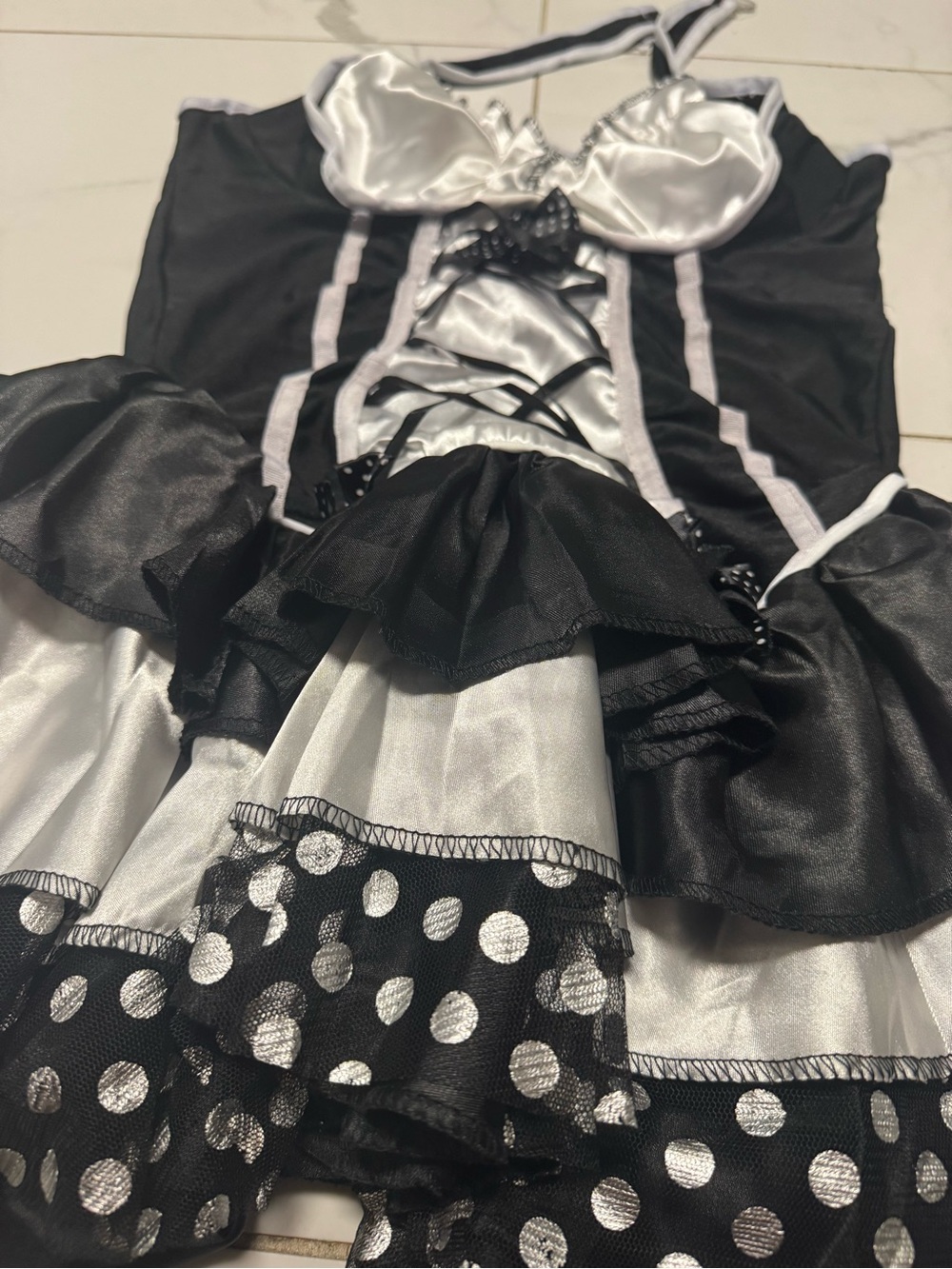 Costume - Picture 7 of 8